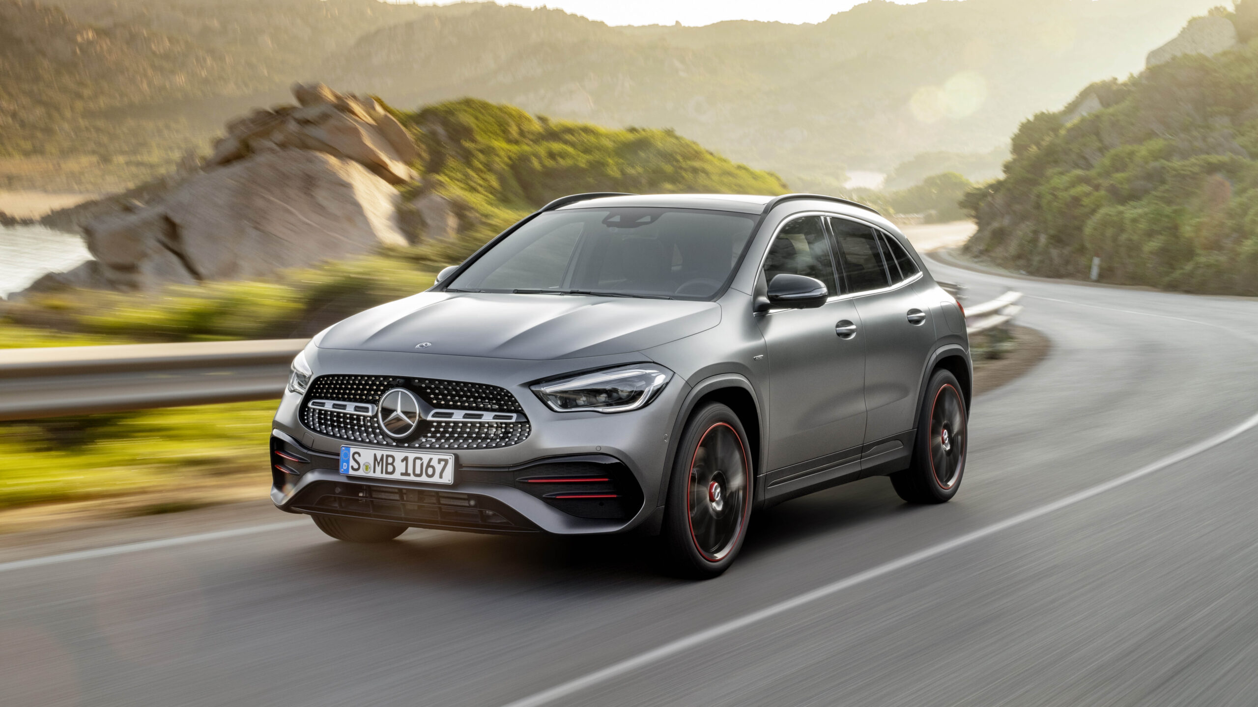 Mercedes Benz GLA Image